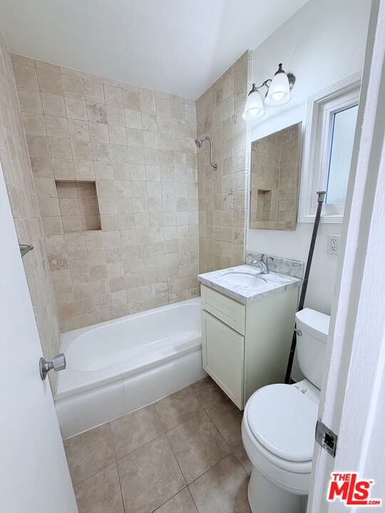 Building Photo - 1160 N Spaulding Ave