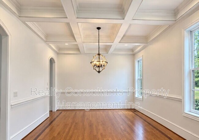 Building Photo - 7517 Henson Forest Dr