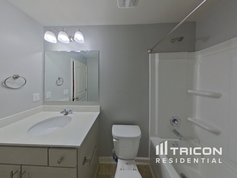 Building Photo - 7064 Demeter Dr