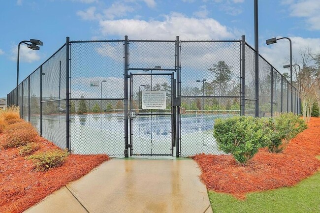 Building Photo - 4527 Bridgeway Rd