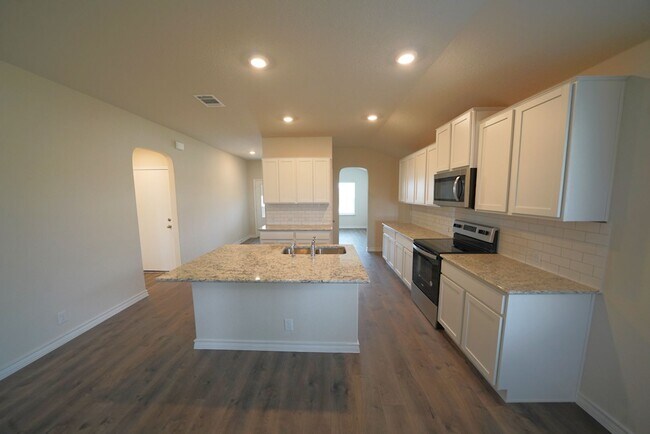 Building Photo - Newly Built Home in Red River Ranch Neighborhood of Cibolo, TX Realtor Commission: $500