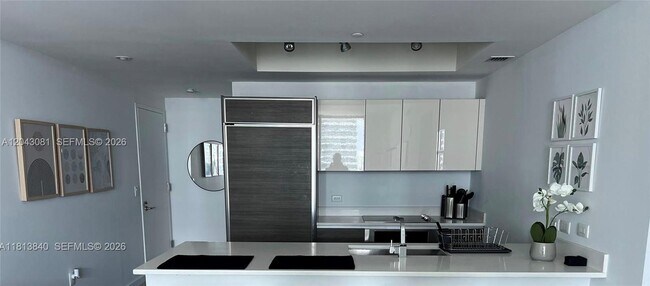Building Photo - 1100 S Miami Ave
