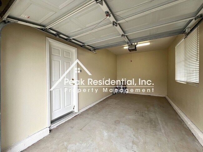 Building Photo - Beautiful Empire Ranch 5bd/3ba Home with 3 Car Garage - Must See