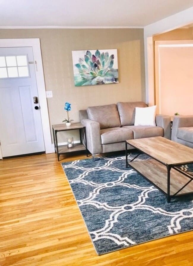 Building Photo - Beautiful 3 Bedroom Home in the Garden District of CDA