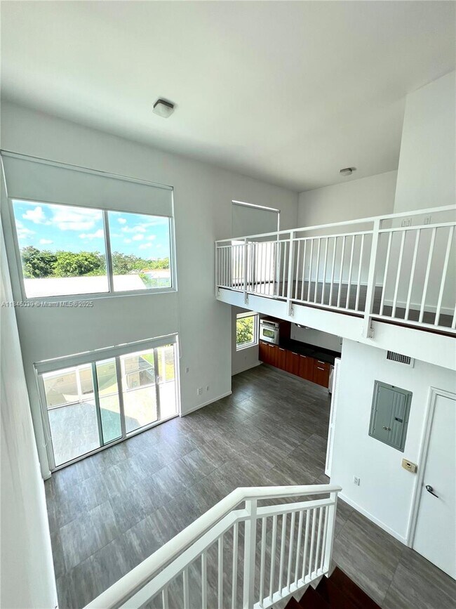 Building Photo - 1650 Brickell Ave
