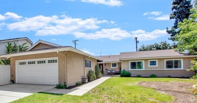 Building Photo - 8601 Santa Susana Plz