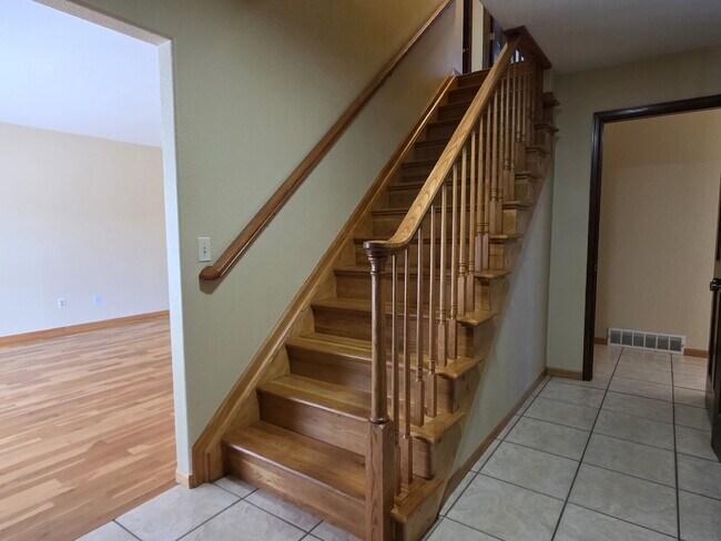 Building Photo - Single-Family Home in Near-Perfect Condition | 3-Car Garage | Covered Patio | Large Unfinished Ba...