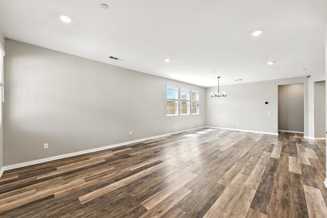 Building Photo - 3459 Aspen St