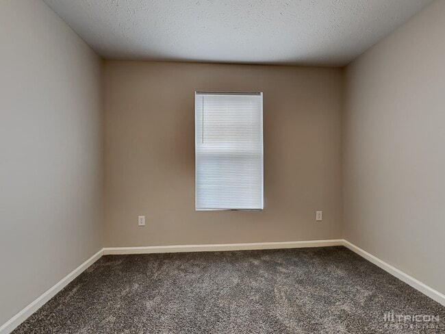 Building Photo - 2089 Shadow Fox Dr