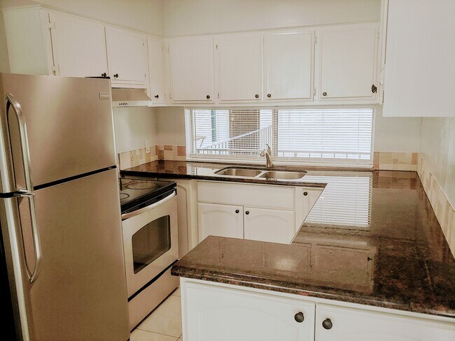 Building Photo - 500 Evergreen St