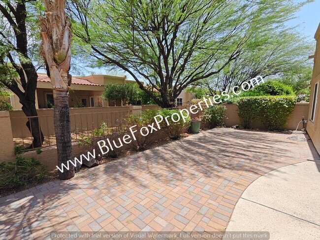 Building Photo - 12628 N Running Coyote Dr