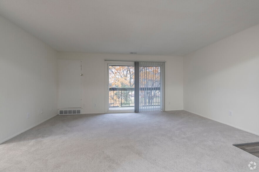 2BR, 1BA - 900SF - Spruce - Living Room - Pine Lake Apartments