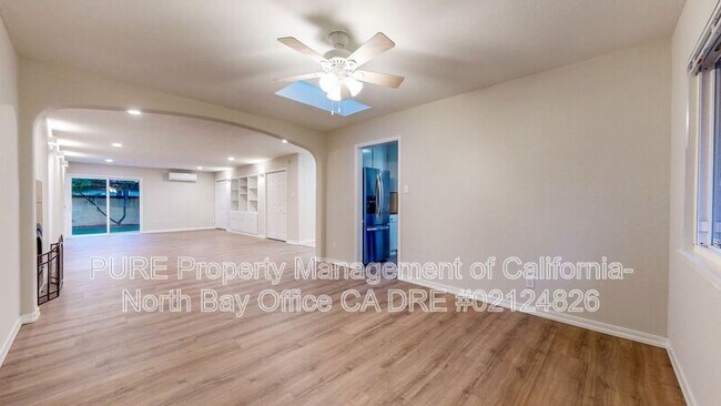 Building Photo - 2450 Grosse Ave