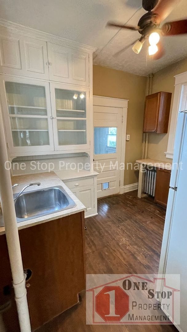 Building Photo - Gorgeous and Unique 2 Bedroom, 1 Bathroom ...
