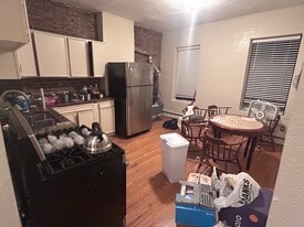 Building Photo - 88 Hammond St