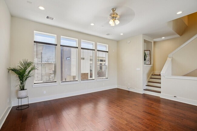 Building Photo - 209 Burr St