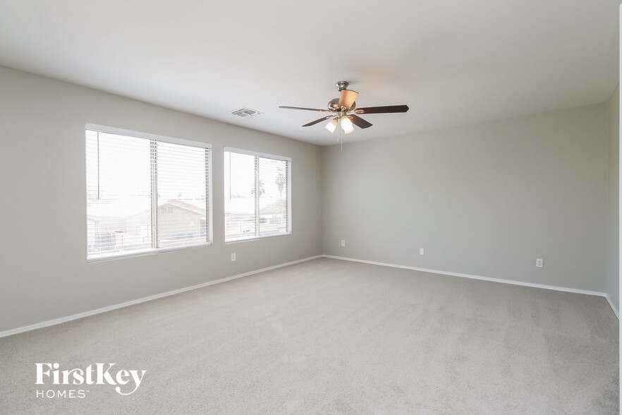 Building Photo - 751 E Drifter Pl
