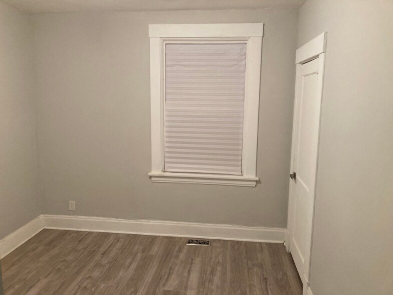 Building Photo - 132 Stamm Ave