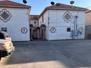 Building Photo - 2803 Bayard St