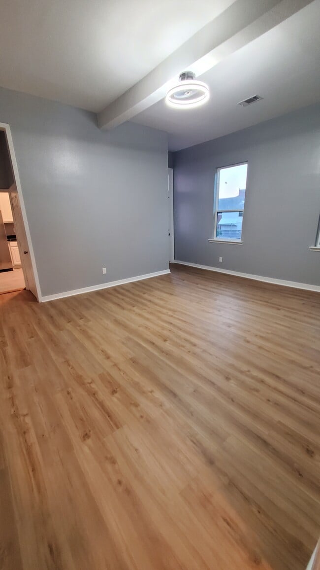 Building Photo - 2027 General Taylor St