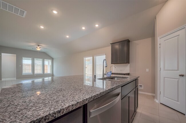 Building Photo - 31953 Retama Rnch Dr