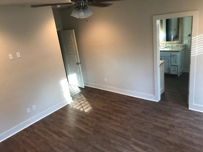 Building Photo - Stunning South Fayetteville Dwelling