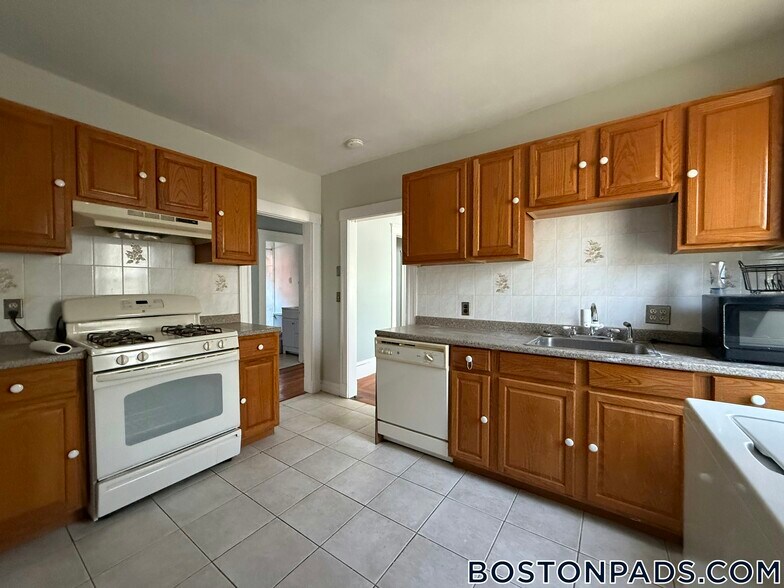 Building Photo - 49 Conwell Ave