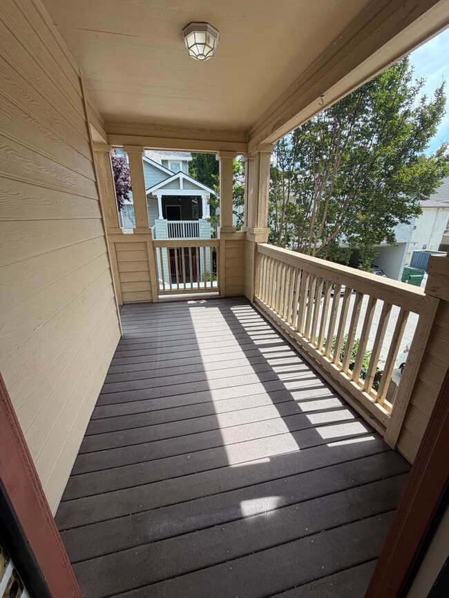 Building Photo - 4 Bedroom | 3.5 Bathroom | Single family home in Downtown Sacramento