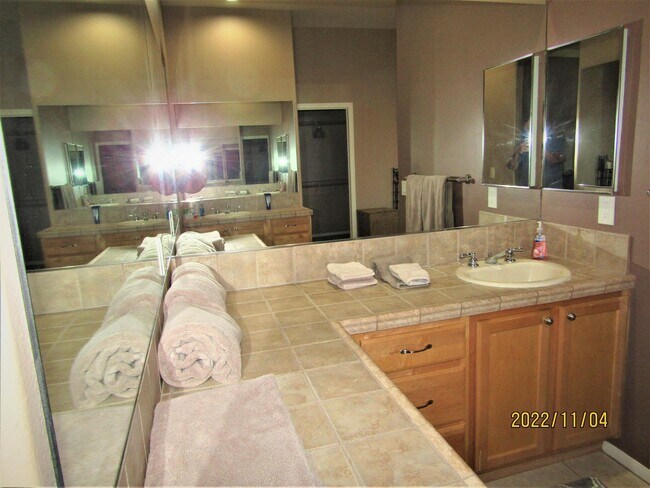 Building Photo - 82487 Bogart Dr
