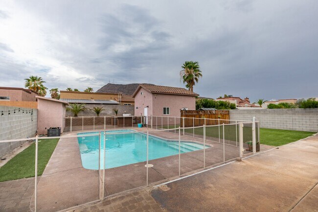 Building Photo - 437 Waterwheel Falls Dr