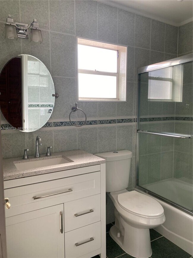 Building Photo - 720 NW 123rd Ave