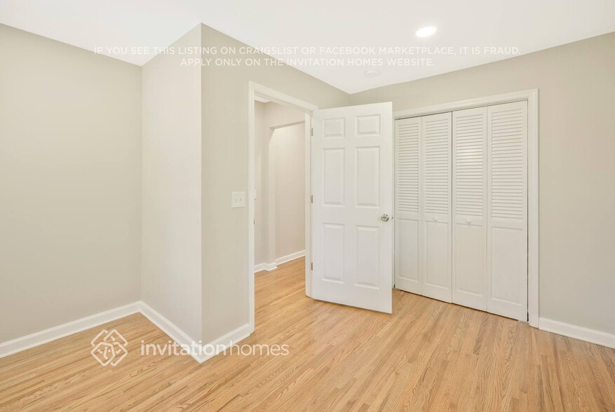Building Photo - 4856 Torbay Dr