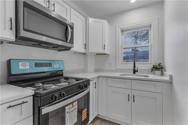 Building Photo - 115 Campbell Ave