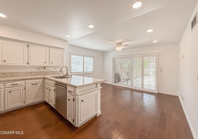 Building Photo - 2829 Shoreview Cir