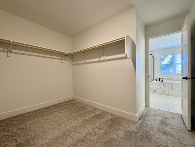 Building Photo - 1603 37th Ave