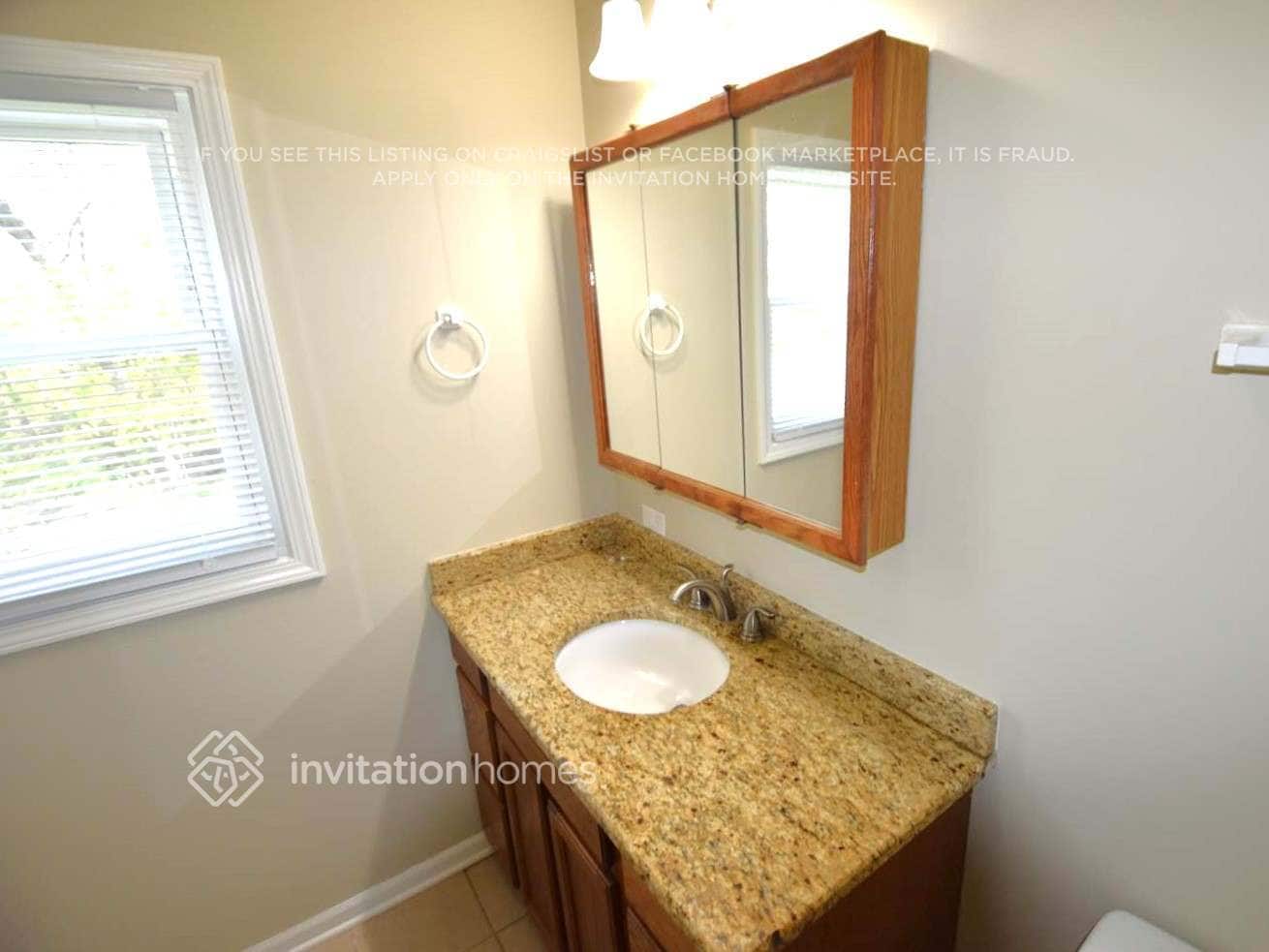 Building Photo - 5301 W Orchard Dr