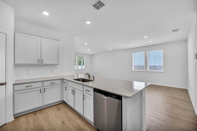 Building Photo - 505 Brooks Ranch Dr