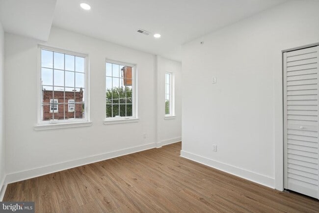 Building Photo - 528 W Berks St