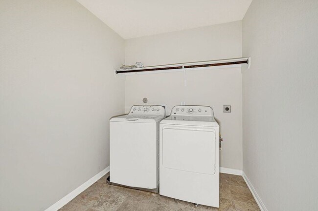 Building Photo - 15706 Chestnut Branch Trail