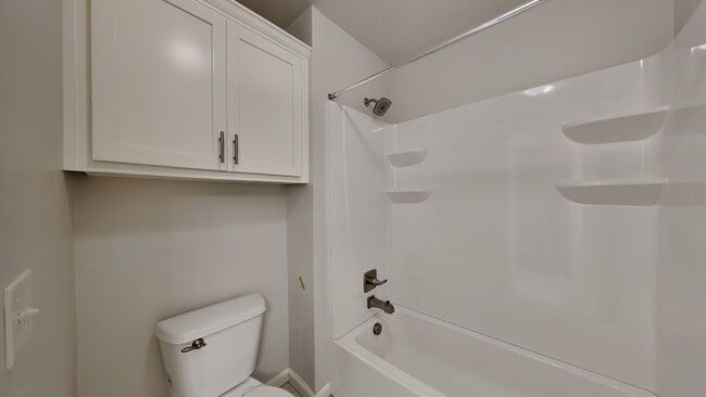 Building Photo - A Very Nice 4 Bedroom 2 Bath Home Yukon Schools