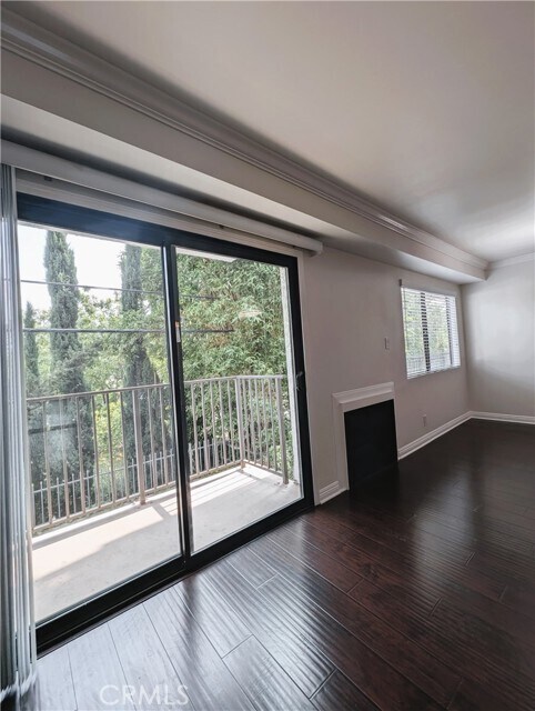 Building Photo - 11162 Camarillo St