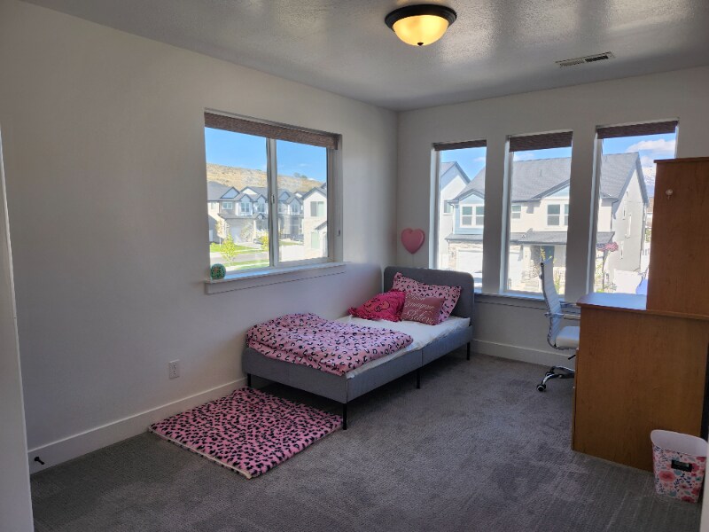 Building Photo - 99 N Lasalle Dr