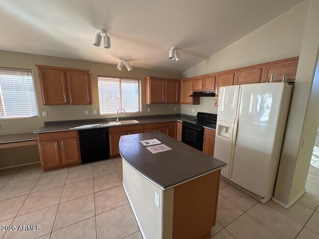 Building Photo - 10256 E Peralta Canyon Dr