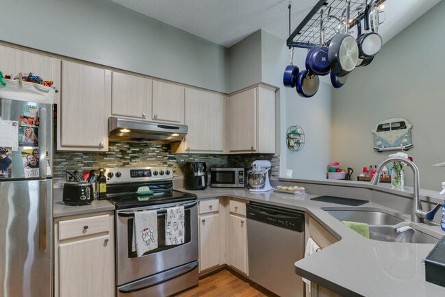 Building Photo - 321 Duke St