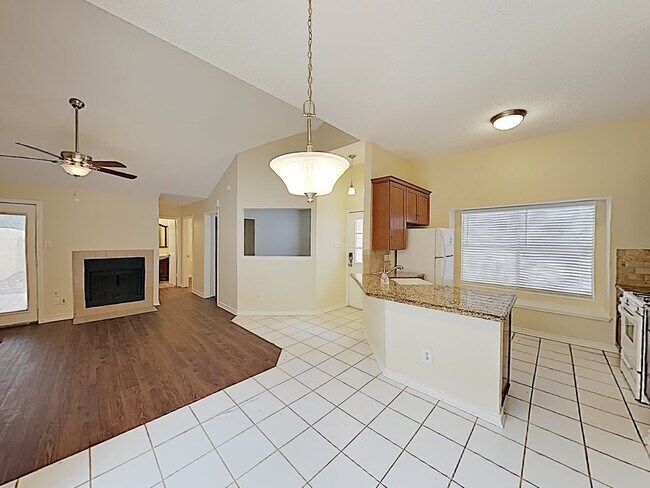 Building Photo - 6419 Horsepen Bayou Dr