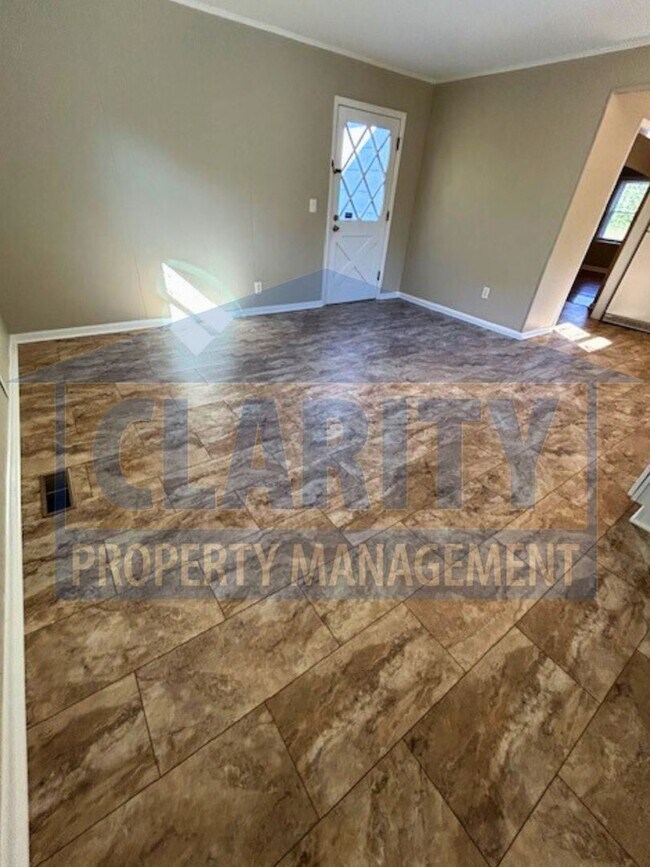 Building Photo - Three bedroom home in Downtown Cleveland!