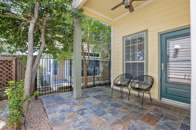 Building Photo - 6704 Menchaca Rd