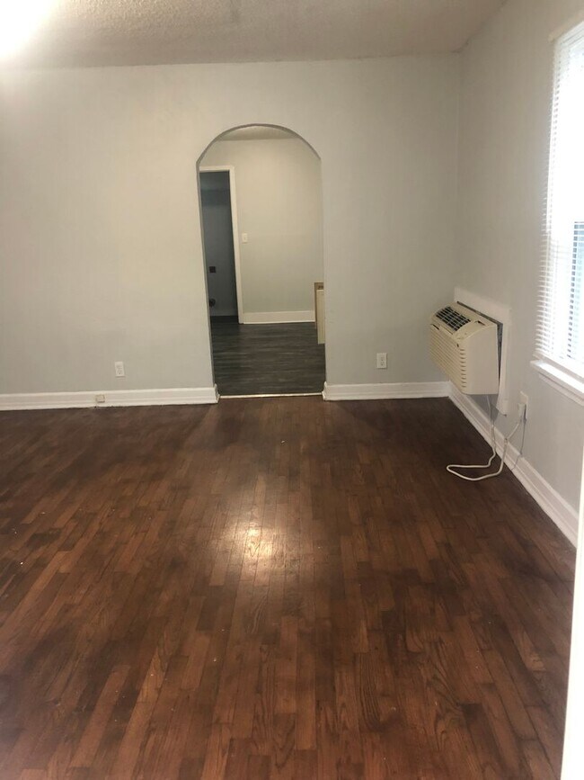 Building Photo - What a great price check this one out!