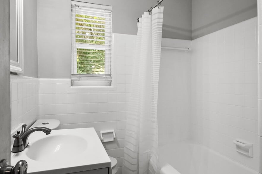 Building Photo - 4120 Angol Pl