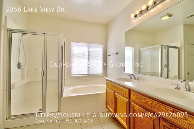 Building Photo - 2856 Lake View Dr